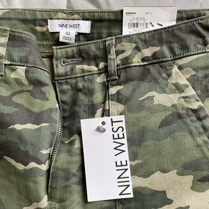 Nine West Camo Cargo Pants Size 10 NWT